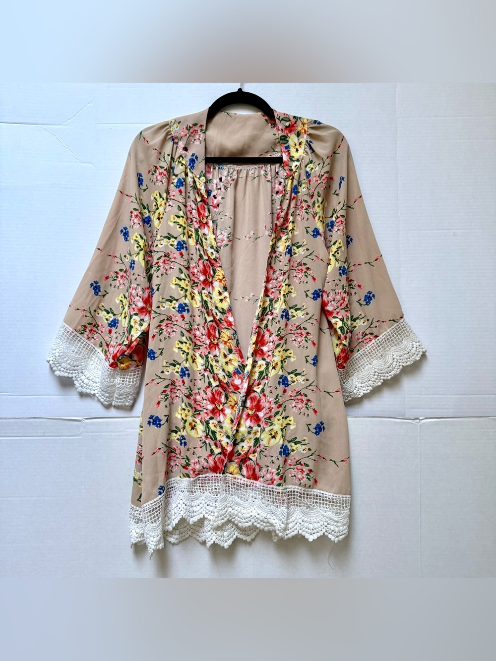 Floral Lace Trim Kimono - Beige with Red & Yellow Blooms SIZE large